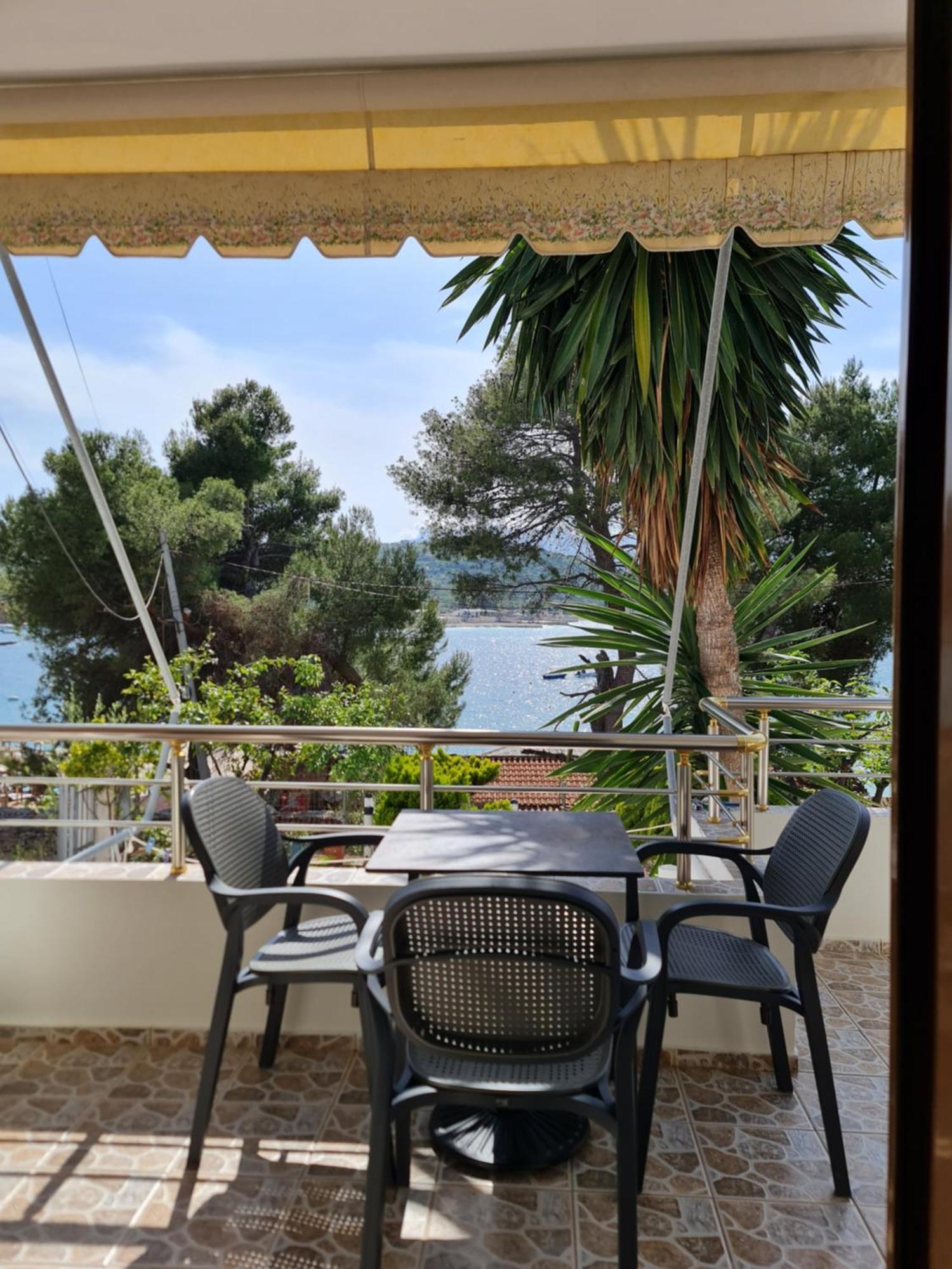 Villa Gezimi Ksamil Rum bild